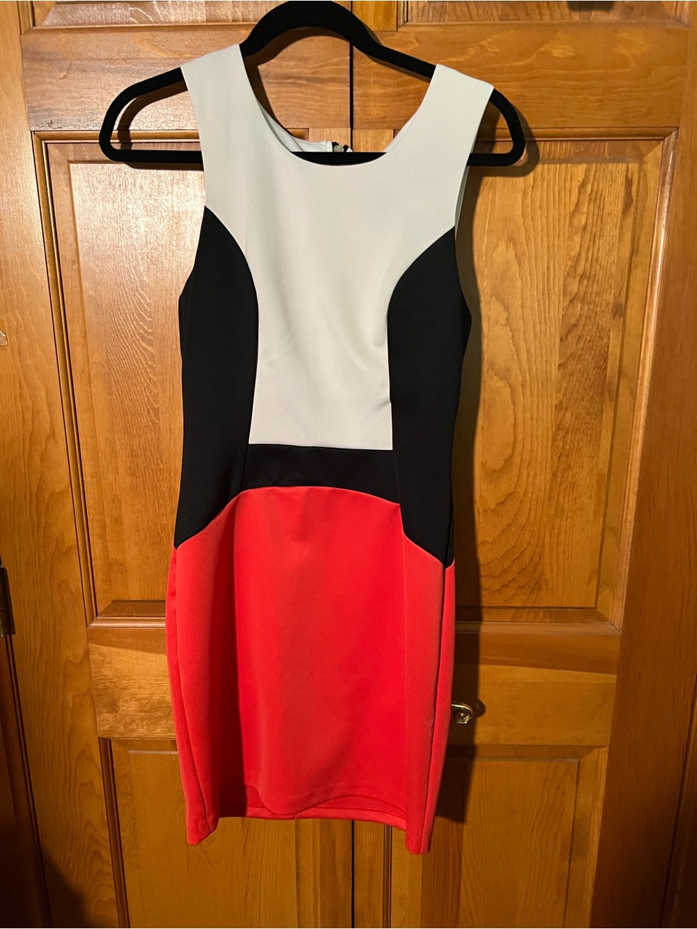 Bisou Bisou White, Black & Red Colorblock Sheath Mini Dress